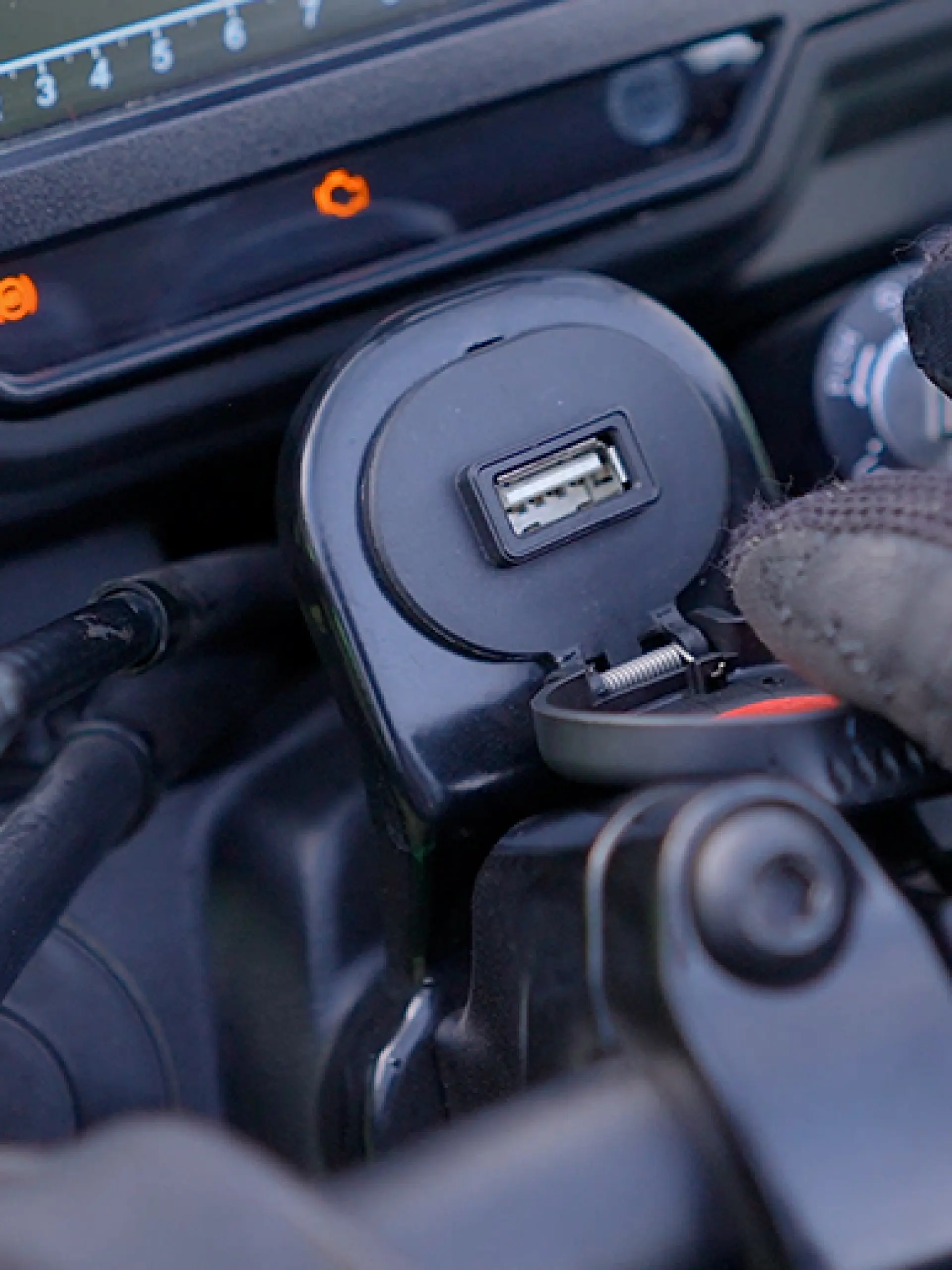 Entegre USB Şarj Girişi