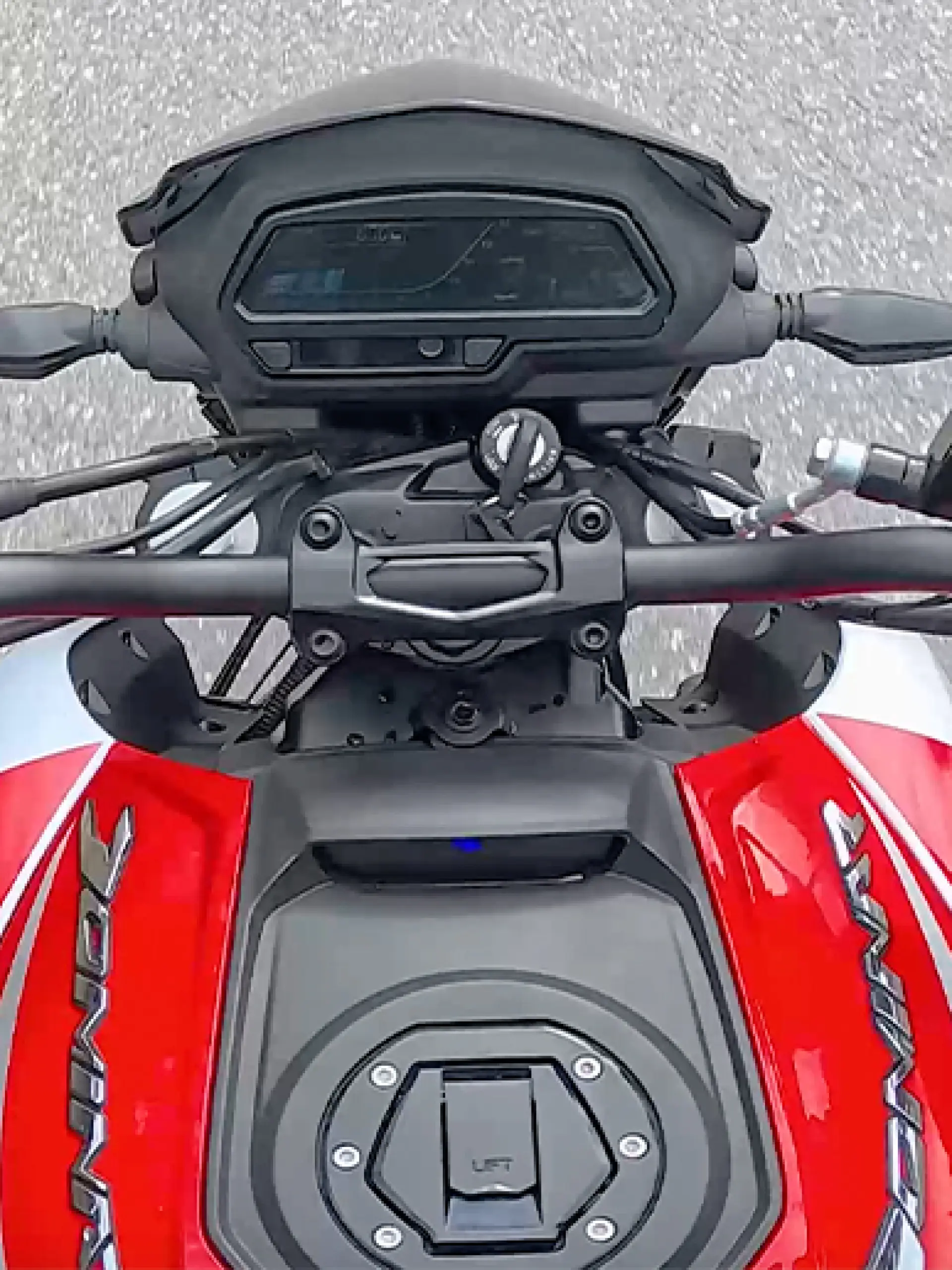 Çift Parçalı Dijital Gösterge Paneli