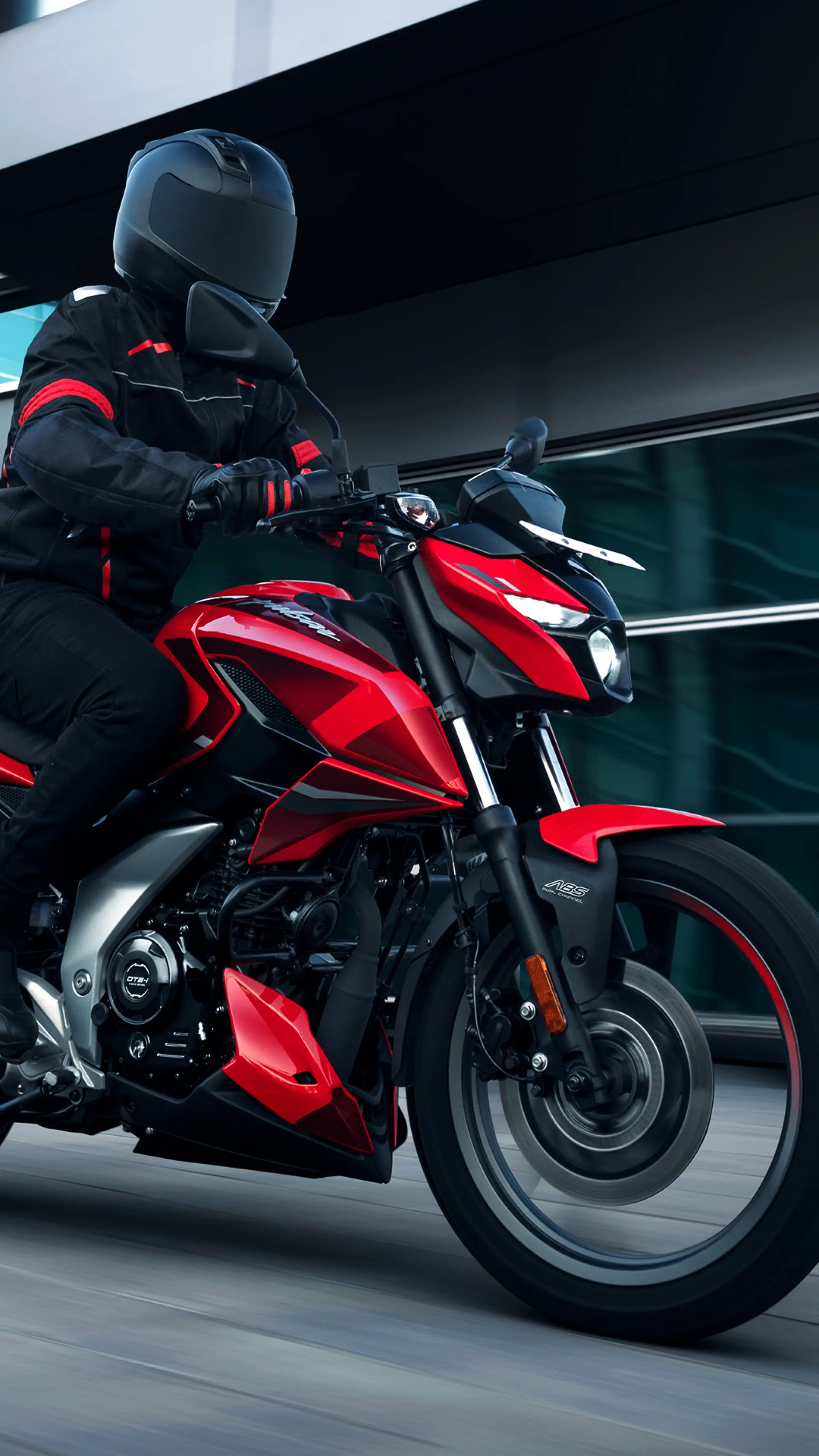 Naked Streetfighter Duruş