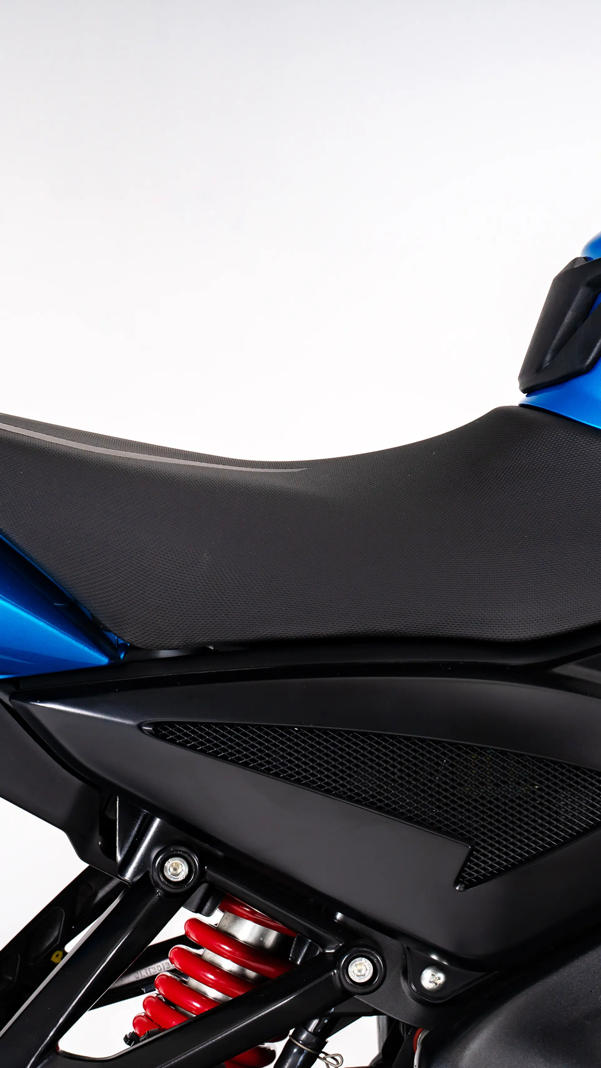 Ergonomik Sele & 805 mm Sele Yüksekliği